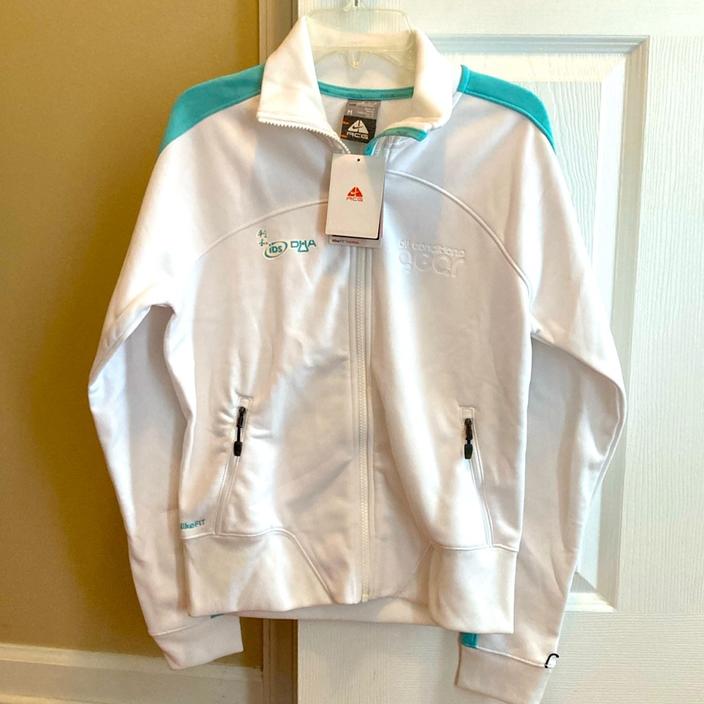 NWT Nike fit thermal front zipper with 2 side zipper pockets sweatshirt